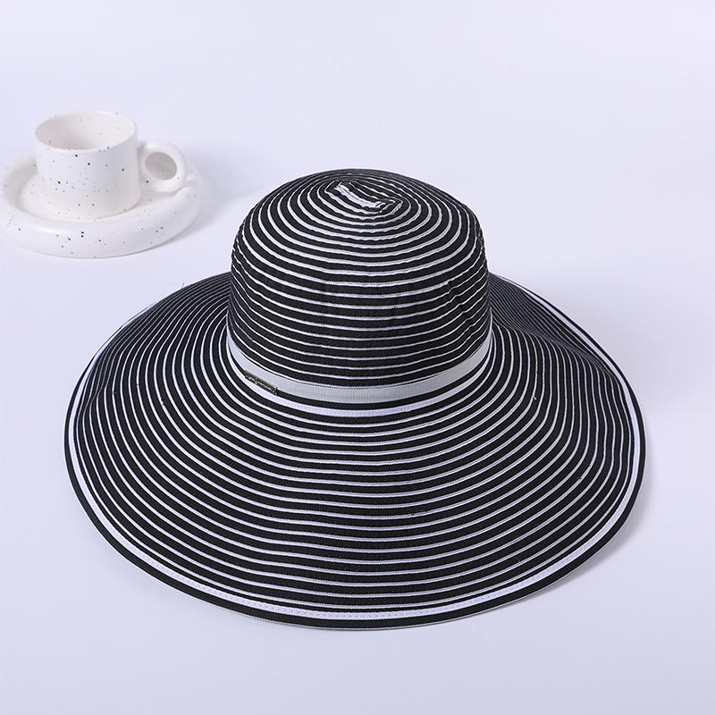 Hollow straw hat spring and summer new leisure play beach hat woven female Japanese sun hat outdoor sunshade sun hat