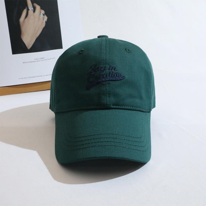Green alphabet hats men and women couples Korean version of the peaked cap trend new fashion Japanese casual spring and summer baseball caps