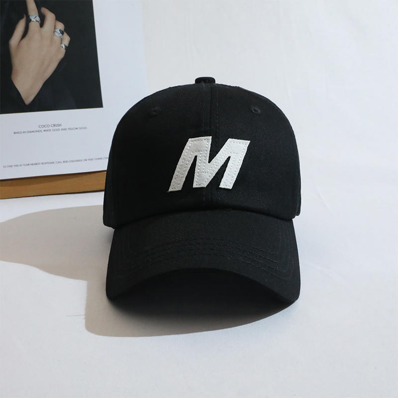 Black hat men and women couples Korean version of the peaked cap trend new M letter pattern spring and summer baseball cap