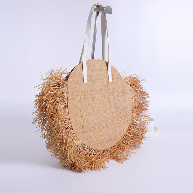 How have woven bags become a must-have for urban trendsetters？