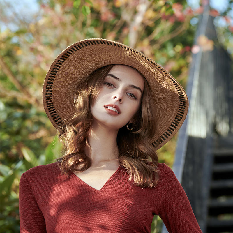 Straw hat spring and summer new leisure play beach hat edge black striped decorative woven women's European and American style sun hat outdoor sunshade sun hat