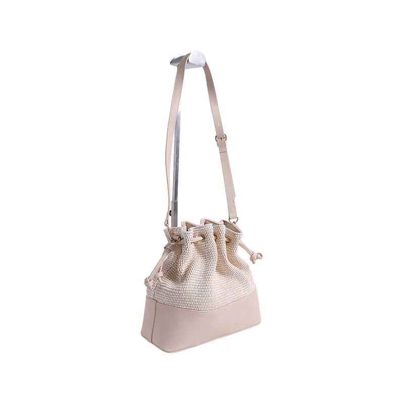 Adopt PP straw hat tubercle PU belt bucket bag